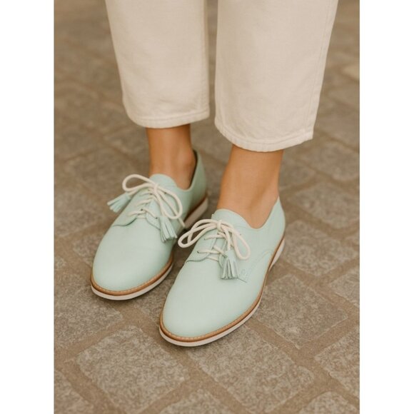 COACH Zinnia Mint Leather Oxford Shoes Tassel Detail Classic Chic Size 8 B - Picture 1 of 12